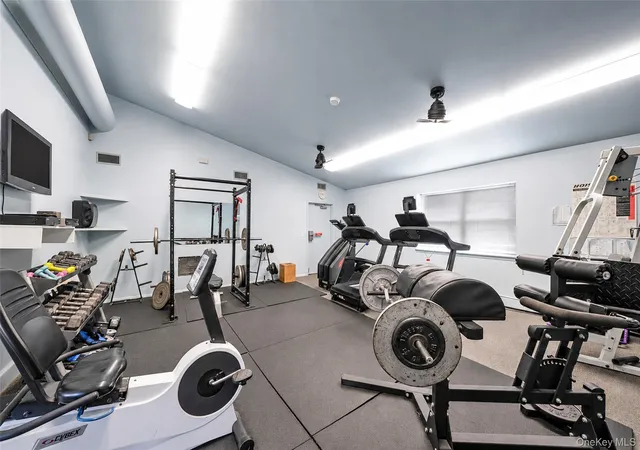 2nd image of 2397 Union Blvd, Islip, NY 11751