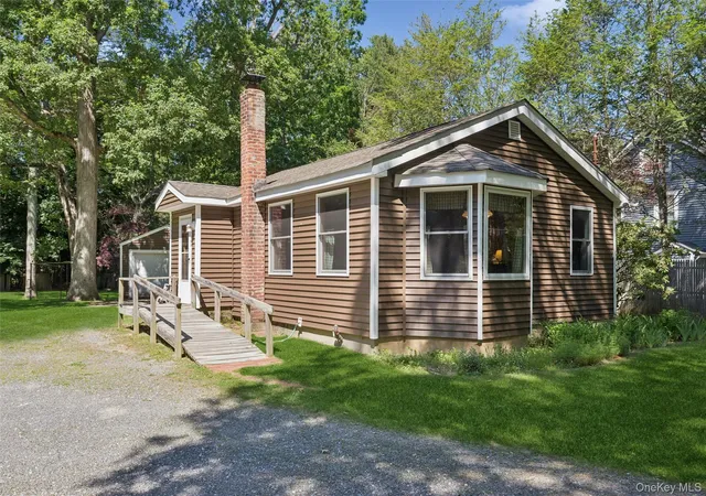 2nd image of 35 Pidgeon Hill Rd, Huntington, NY 11746 | MLS# 1010360