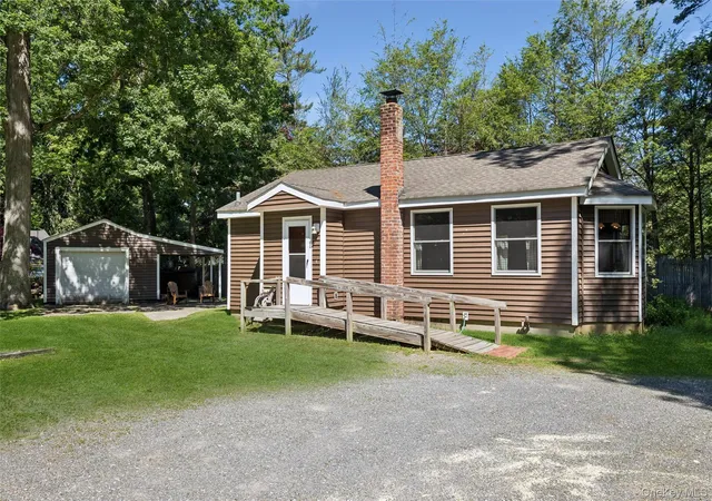 3rd image of 35 Pidgeon Hill Rd, Huntington, NY 11746 | MLS# 1010360