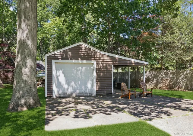 5th image of 35 Pidgeon Hill Rd, Huntington, NY 11746 | MLS# 1010360