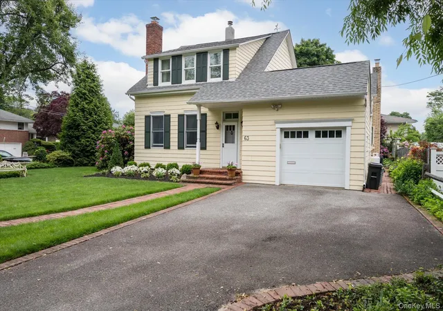 Homes for sale in North Hempstead, NY | 63 Cedar Rd, North Hempstead, NY 11590 | MLS# 1010392