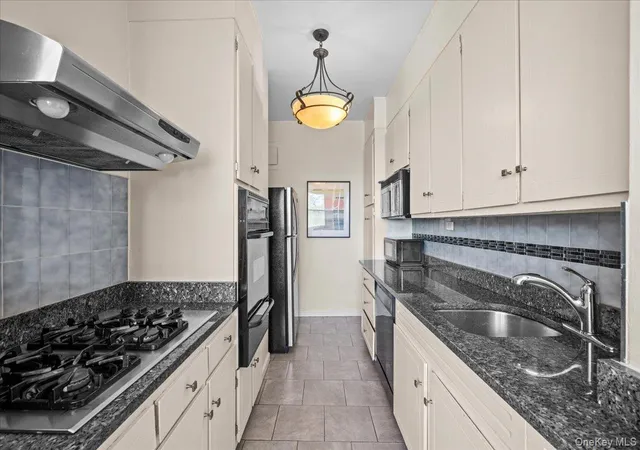 Photo 4 of House for sale at 555 Kappock St #2T, Bronx, NY 10463 | MLS# 1010394 | Listing updated on 2026-10-28