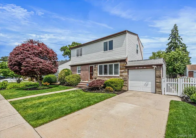 2nd image of 226 Margaret Dr, Hempstead, NY 11554 | MLS# 1010406