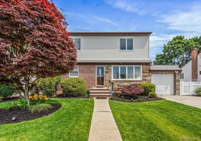 3rd image of 226 Margaret Dr, Hempstead, NY 11554 | MLS# 1010406