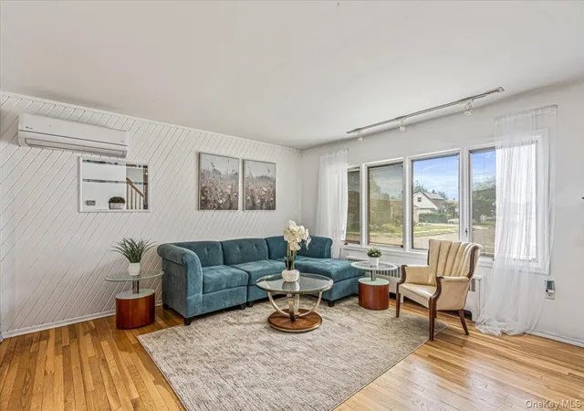 4th image of 226 Margaret Dr, Hempstead, NY 11554 | MLS# 1010406