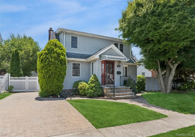 2nd image of 307 Hughes St, Hempstead, NY 11710 | MLS# 1010421