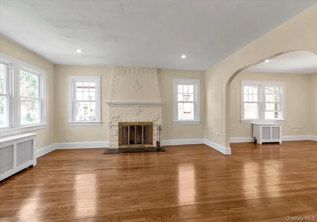 3rd image of 15 Hampton Rd, Lynbrook, NY 11563 | MLS# 1010433