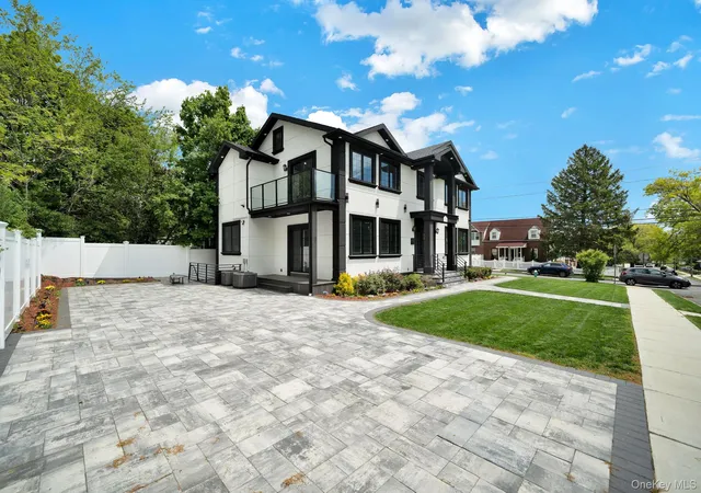 3rd image of 15 1St St, Hempstead, NY 11003 | MLS# 1010434