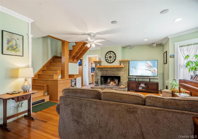 Photo 4 of Sale Pending at 115 Cedar Ave, Brookhaven, NY 11772 | MLS# 1010446 | Listing updated on 2026-08-09