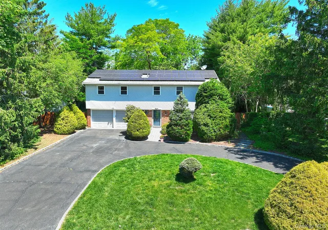 3rd image of 8 Foothill Ln, East Northport, NY 11731 | MLS# 1010456