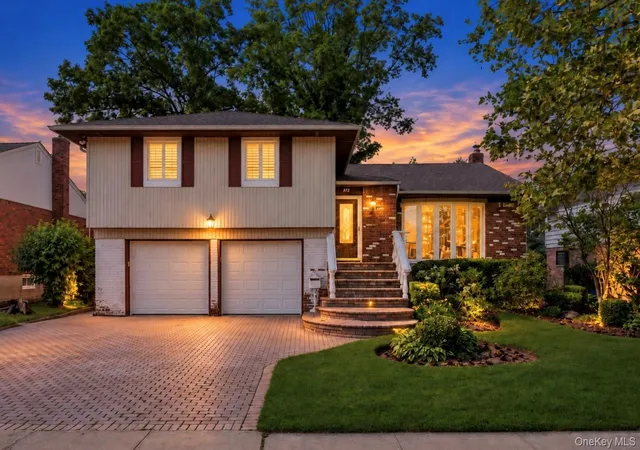 Photo 1 of Single family home for sale at 372 Hungry Harbor Rd, Hempstead, NY 11581 | MLS# 1010459 | Listing updated on 2026-10-09