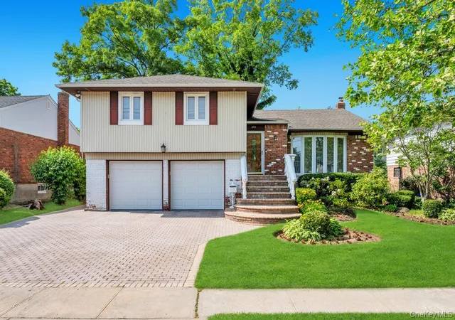 Photo 2 of Single family home for sale at 372 Hungry Harbor Rd, Hempstead, NY 11581 | MLS# 1010459 | Listing updated on 2026-10-09