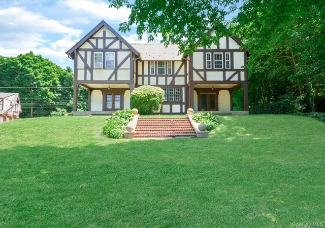1st image of 51 Crescent Rd, North Hempstead, NY 11050 | MLS# 1010466