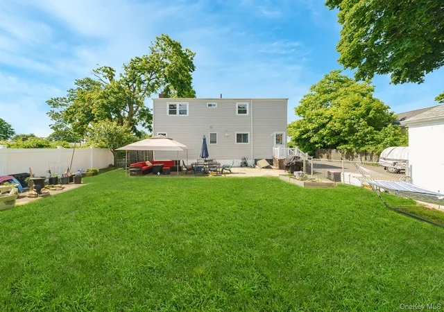37th image of 733 14th St, West Babylon, NY 11704 | MLS# 1010469