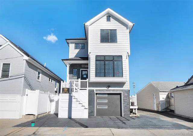 Photo 1 of Single family home for sale at 14 James St, Hempstead, NY 11518 | MLS# 1010474 | Listing updated on 2026-10-07