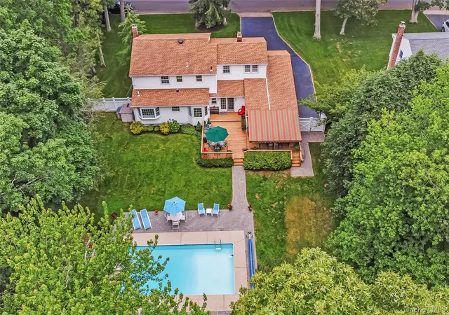49th image of 28 Cygnet Dr, Smithtown, NY 11787 | MLS# 1010498