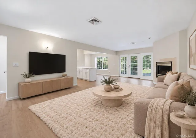 Photo 4 of Condo for sale at 1175 Washington Green, New Windsor, NY 12553 | MLS# 1010559 | Listing updated on 2026-09-19