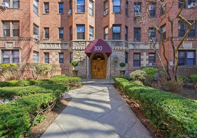 Photo 17 of Sale Pending at 300 Main St #2A, White Plains, NY 10601 | MLS# 1010564 | Listing updated on 2026-07-10