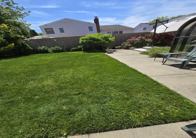 5th image of 533 Halevy Dr, Hempstead, NY 11516 | MLS# 1010575