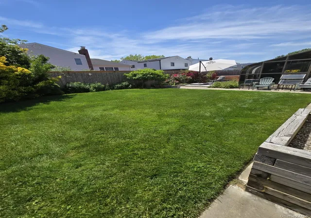 6th image of 533 Halevy Dr, Hempstead, NY 11516 | MLS# 1010575