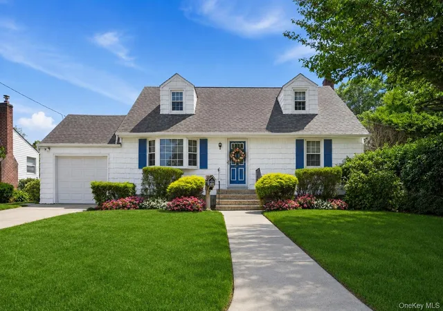 1st image of 1 Dogwood St, Babylon, NY 11735 | MLS# 1010587