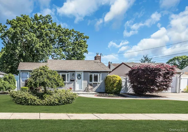 2nd image of 173 N Kings Ave, Massapequa, NY 11758 | MLS# 1010609
