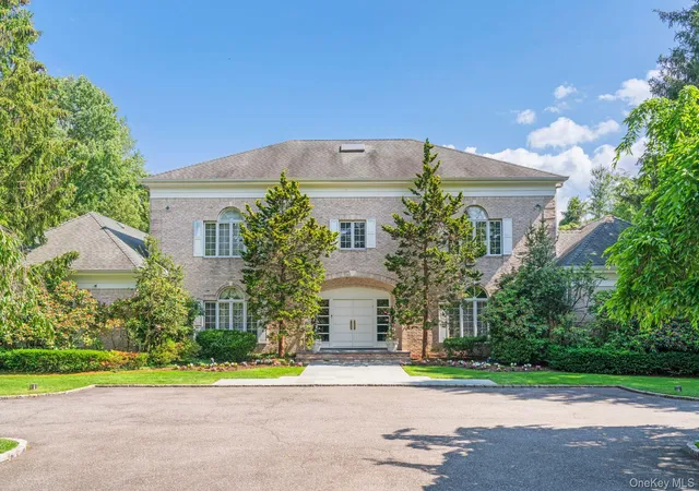 Photo 2 of Sale Pending at 8 High Meadow Ct, Glen Head, NY 11545 | MLS# 1010610 | Listing updated on 2026-07-04