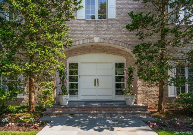 Photo 3 of Sale Pending at 8 High Meadow Ct, Glen Head, NY 11545 | MLS# 1010610 | Listing updated on 2026-07-04