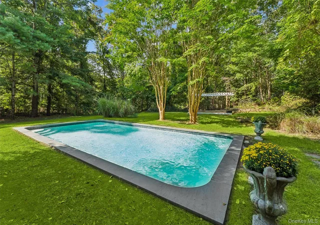 2nd image of 29d Squiretown Rd Squiretown Rd #D, Hampton Bays, NY 11946 | MLS# 1010611