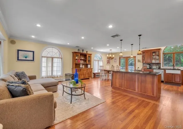 3rd image of 2635 Merrick Ave, Hempstead, NY 11566 | MLS# 1010619