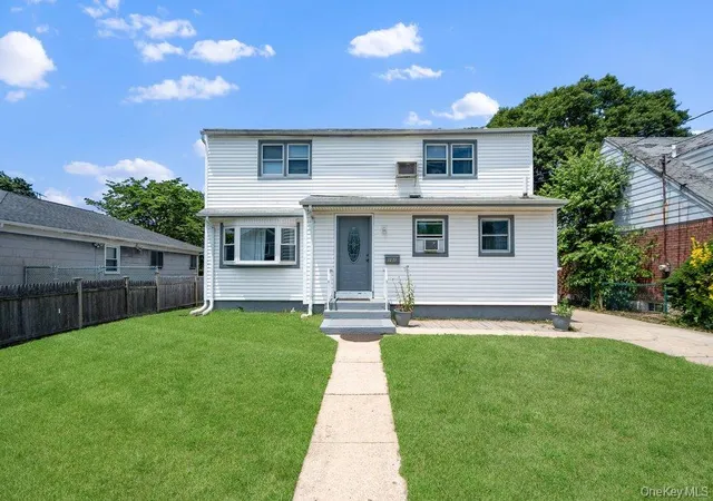 2nd image of 101 Spruce Ave, Oyster Bay, NY 11714 | MLS# 1010630
