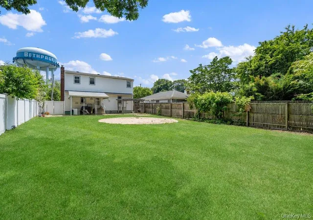 4th image of 101 Spruce Ave, Oyster Bay, NY 11714 | MLS# 1010630