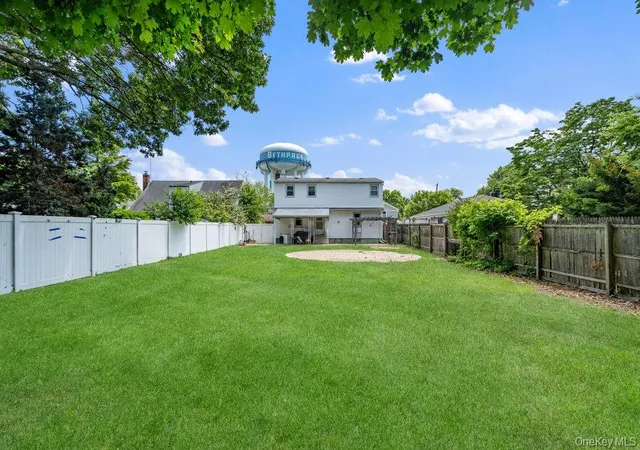 5th image of 101 Spruce Ave, Oyster Bay, NY 11714 | MLS# 1010630