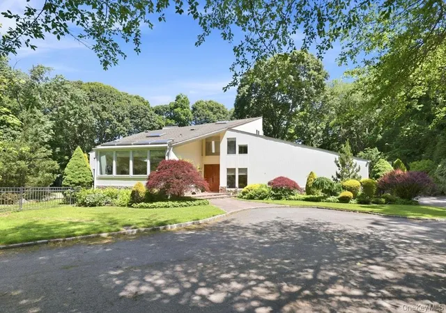 3rd image of 29 Amber Ln, Oyster Bay, NY 11771 | MLS# 1010631