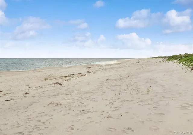 Homes for sale in Southampton, NY | 281 Dune Road, Southampton, NY 11978 | Houzeo