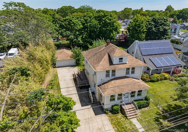 2nd image of 129 Bay Ave, Brookhaven, NY 11772 | MLS# 1010643
