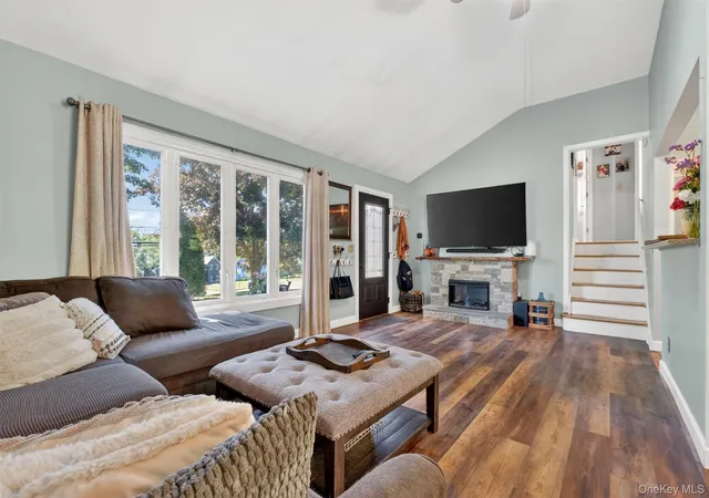 4th image of 13 Clarkview Rd, New Windsor, NY 12553 | MLS# 1010649