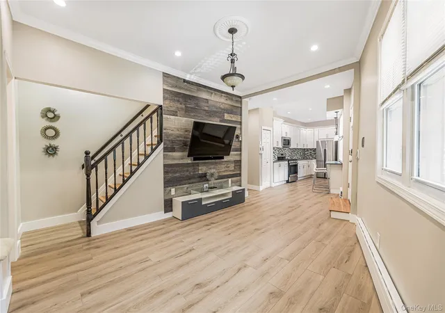 4th image of 735 E 211Th St, Bronx, NY 10467 | MLS# 1010651