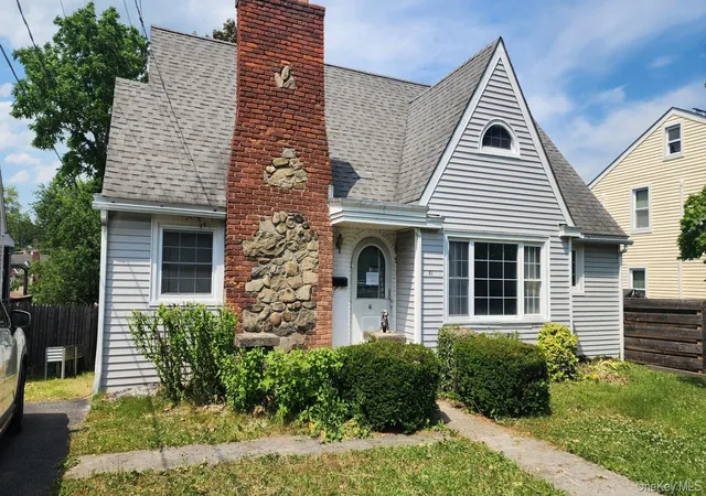 Homes for sale in Poughkeepsie, NY | 21 Marple Rd, Poughkeepsie, NY 12603 | MLS# 1010659