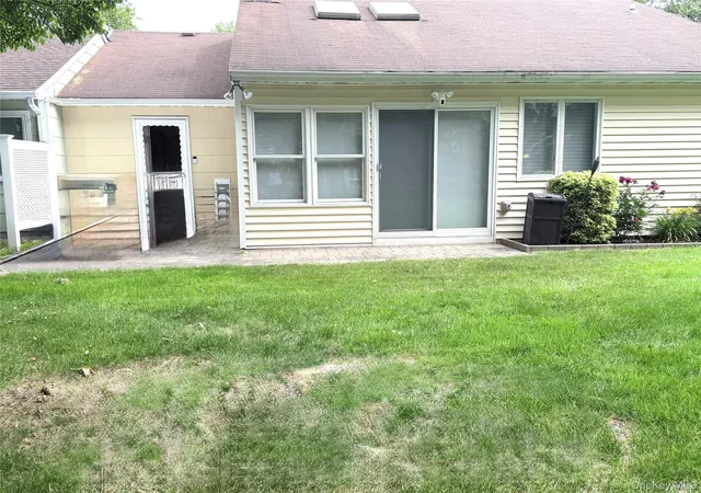 2nd image of 32 Hearthside Dr, Mount Sinai, NY 11766