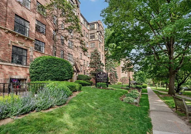 Homes for sale in White Plains, NY | 2 Westchester Avenue, White Plains, NY 10601 | Houzeo