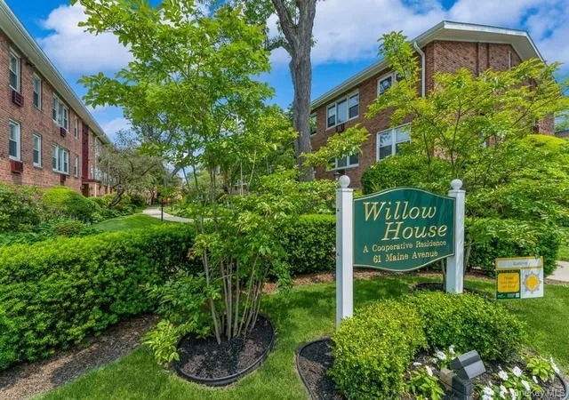 Photo 1 of Sale Pending at 61 Maine Ave #E5, Hempstead, NY 11570 | MLS# 1010674 | Listing updated on 2026-10-09