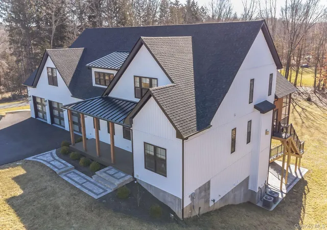 Photo 3 of Single family home for sale at 6 Conifer Ct, Poughkeepsie, NY 12603 | MLS# 1010700 | Listing updated on 2026-09-24