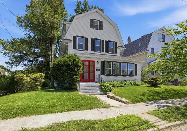Homes for sale in Mamaroneck, NY | 1415 Park Ave, Mamaroneck, NY 10543 | MLS# 1010739