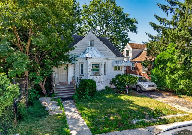 2nd image of 185 06 64th Ave, Fresh Meadows, NY 11365 | MLS# 1010743