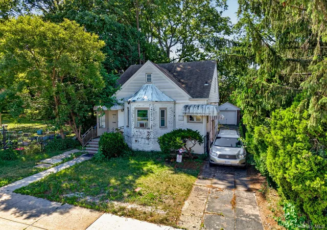 3rd image of 185-06 64Th Ave, Fresh Meadows, NY 11365 | MLS# 1010743