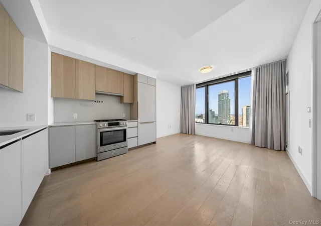 Sale Pending at 3 Court Sq #5005, New York, NY 11101 | MLS# 1010747 | Listing updated on 2026-10-20
