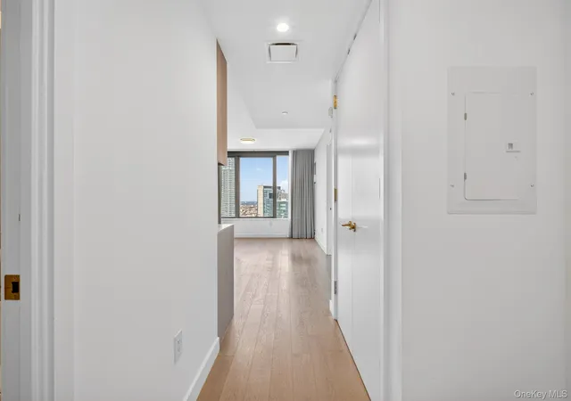Photo 3 of Sale Pending at 3 Court Sq #5005, New York, NY 11101 | MLS# 1010747 | Listing updated on 2026-10-20
