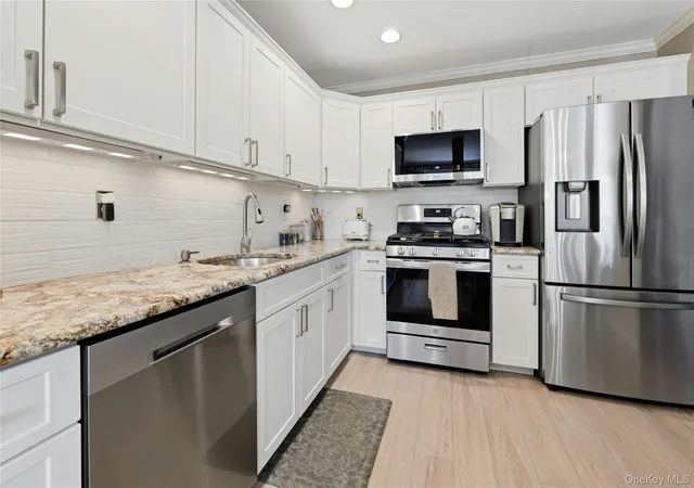 4th image of 323 Erik Dr, East Setauket, NY 11733 | MLS# 1010772