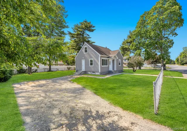 3rd image of 1828 Stein Dr, Bay Shore, NY 11706 | MLS# 1010776